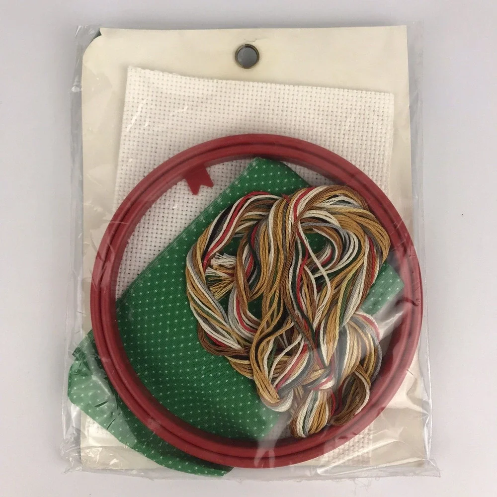 Gallery of Stitches Bucilla Counted Cross-Stitch Hoop Christmas Peace on Earth